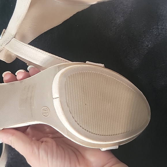 Dress Heels - Picture 3 of 7